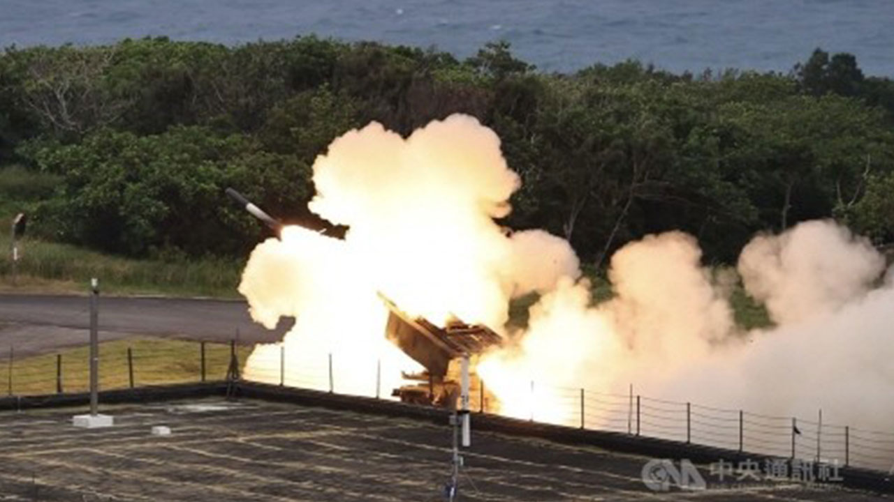 대만서 미국산 하이마스 첫 실사격훈련‥"적상륙때 목표물 공격"