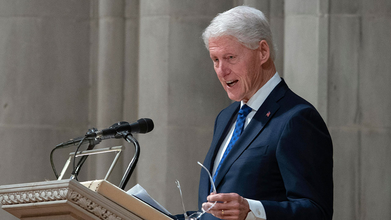 클린턴 "평생 트럼프 같은 사람 본 적 없어‥대가 치를 것"