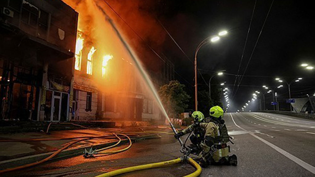'드론 기습 응징' 공언 러, 우크라 공습‥"키이우서 4명 사망"