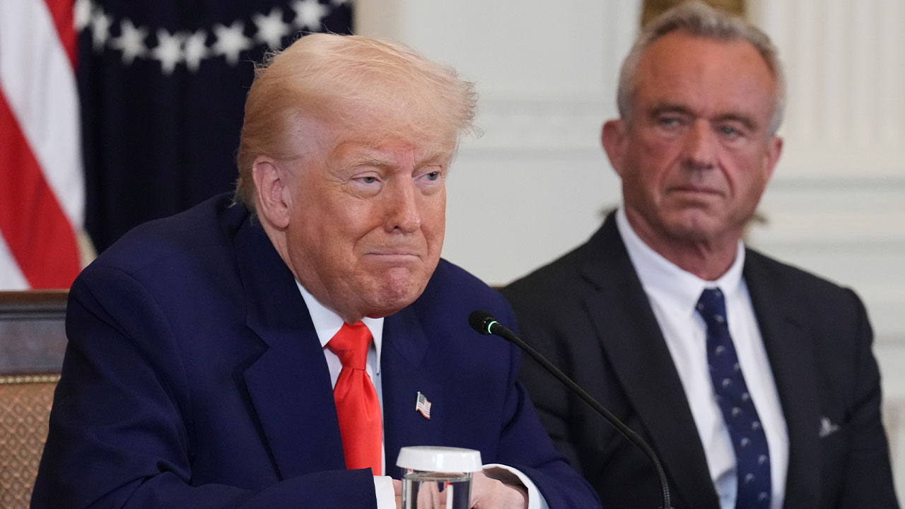 '백신 음모론자' 미 보건, 백신 자문위원 전원 해임