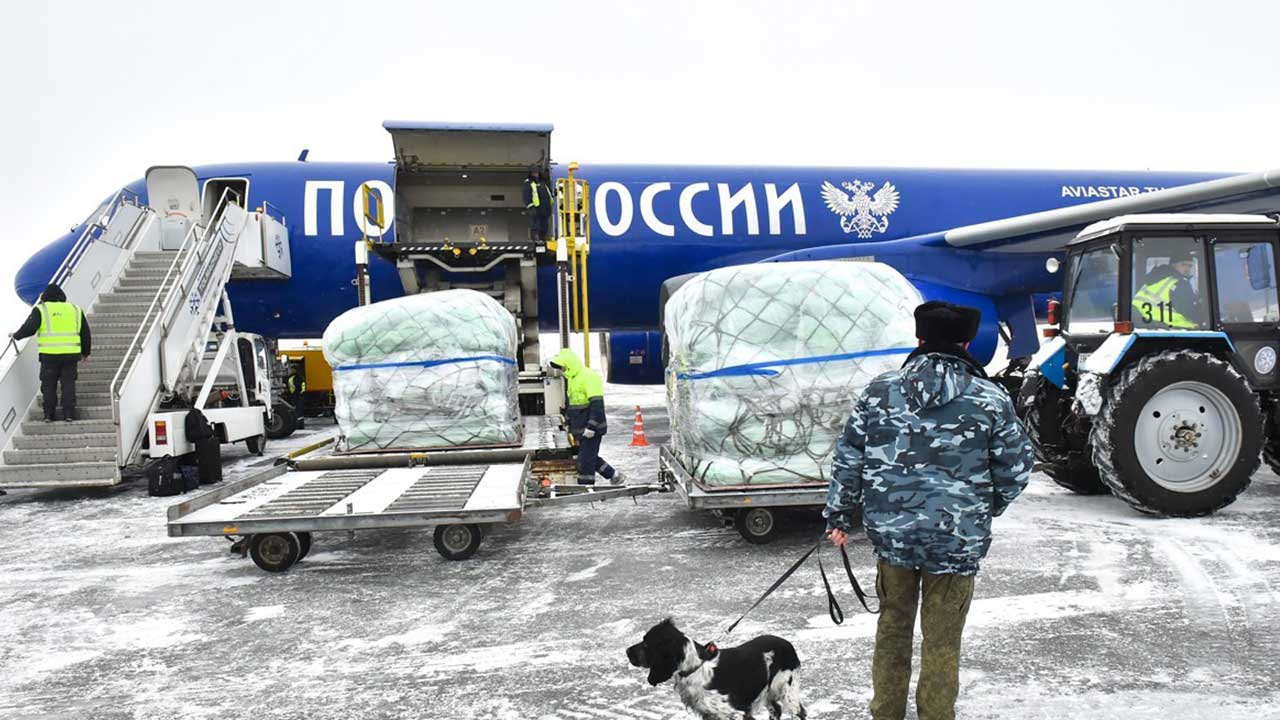 러 "5년 만에 북한으로 소포 배송 재개"