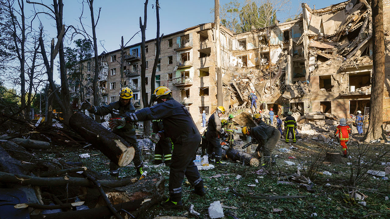 러시아 공습에 우크라이나 10명 사망‥젤렌스키 대통령, 러시아 '이중성' 비난