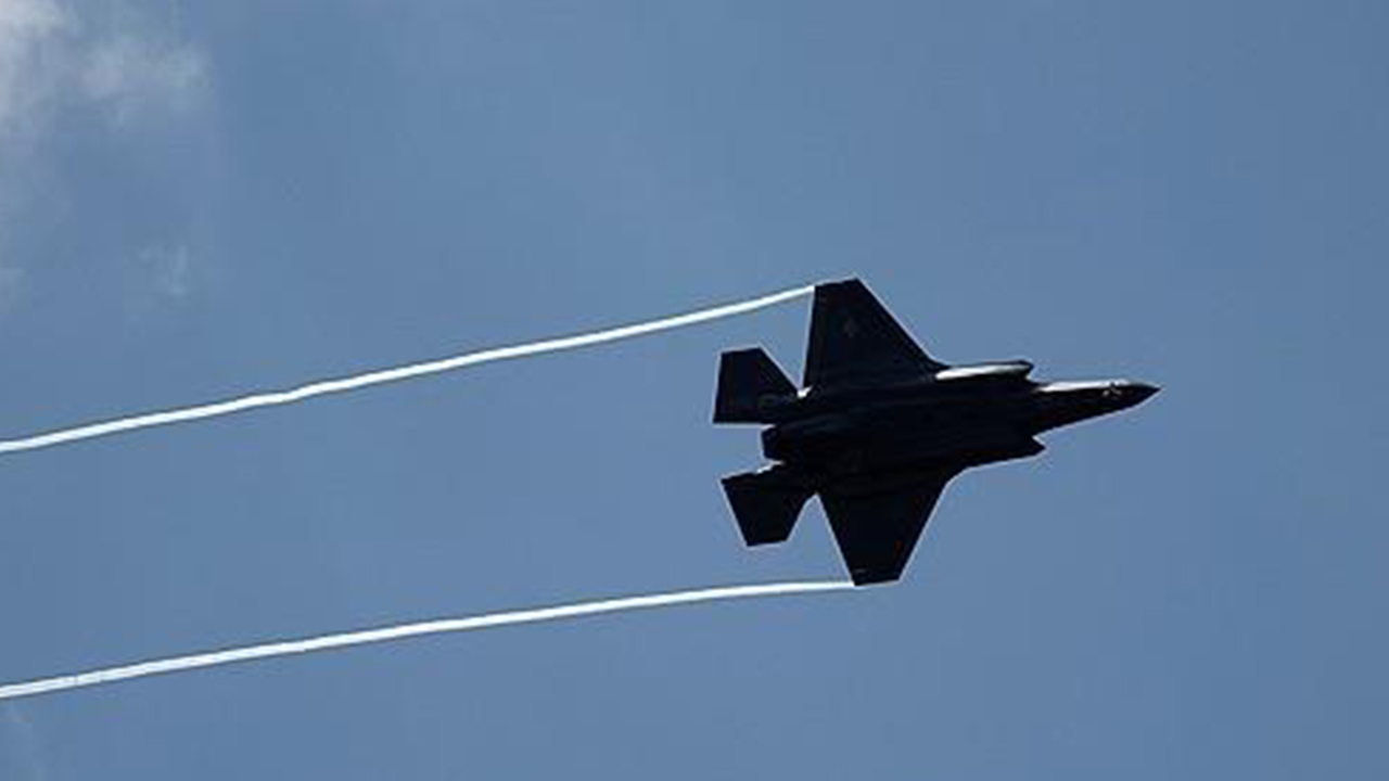 핵억지력 강화하는 영국 "핵무기 탑재 가능 폭격기 도입"