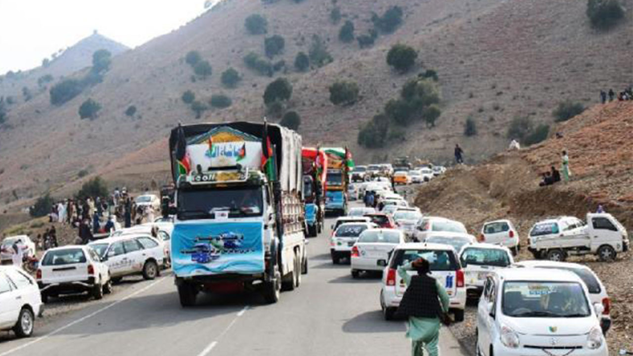 "파키스탄, 국경검문소 돌연 폐쇄‥아프간 화물트럭 발묶여"