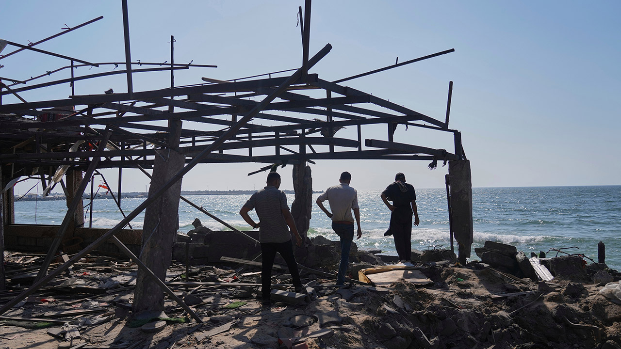 이스라엘, 가자지구 해변 카페 등 공습해 최소 70여 명 사망