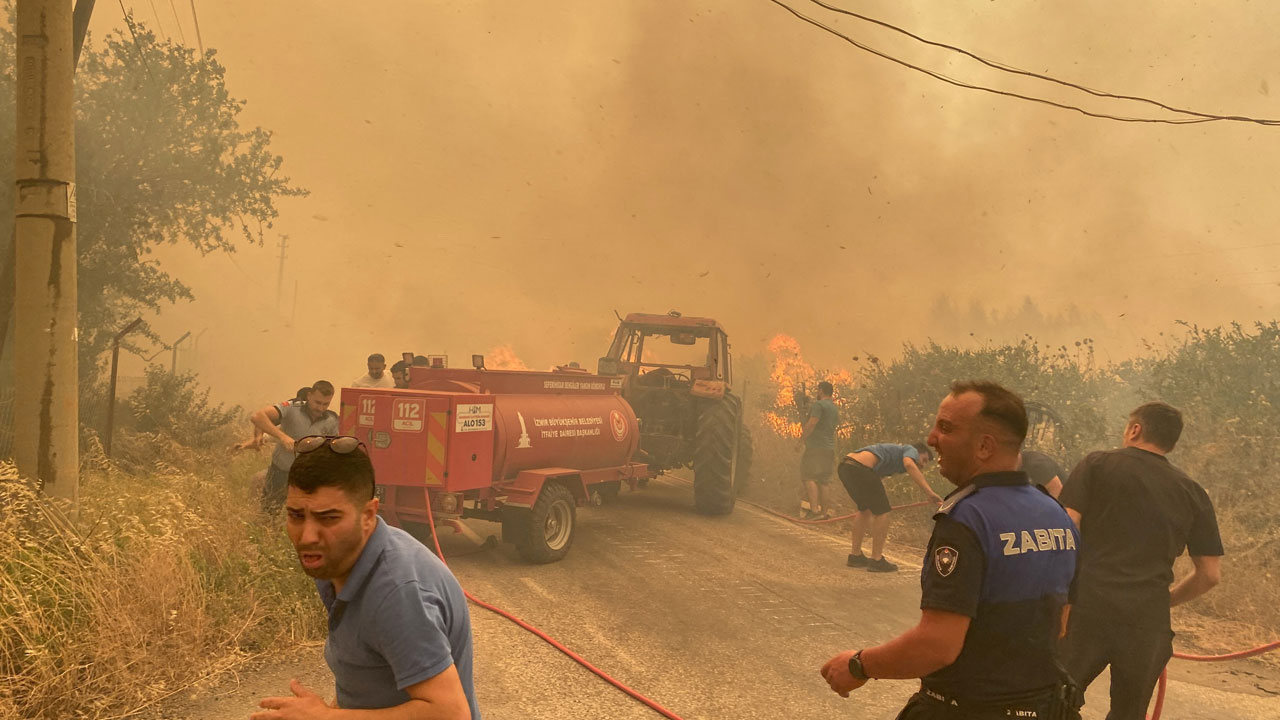 튀르키예 곳곳서 동시다발 산불..5만명 대피