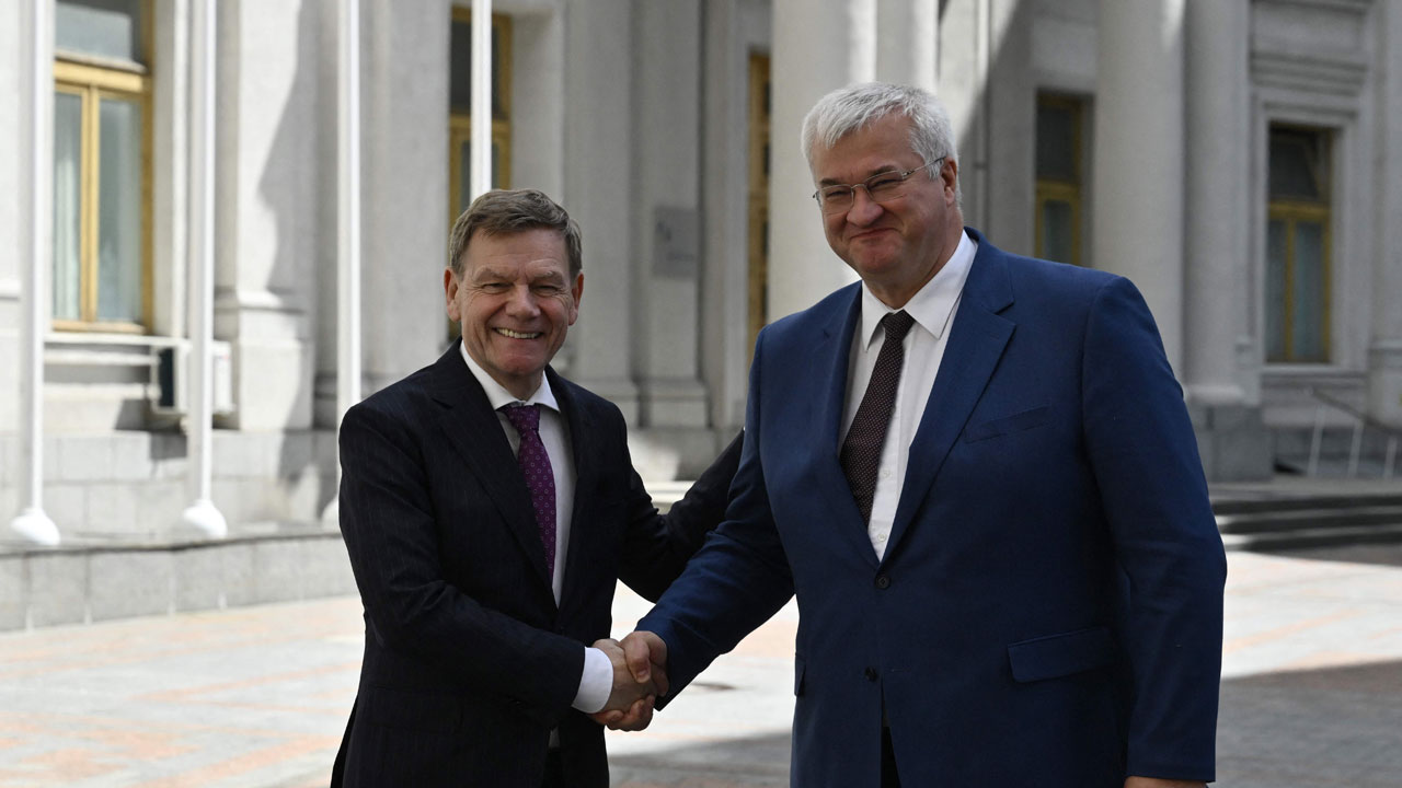 독일 외무장관 "푸틴, 우크라 지배 원해..협상 의지 있는 척"