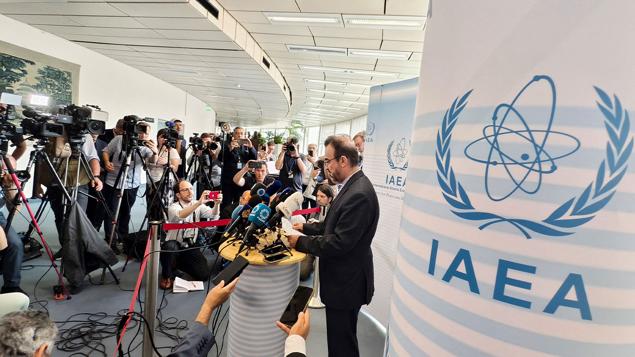 IAEA, '협력 중단 선언' 이란서 사찰단 철수