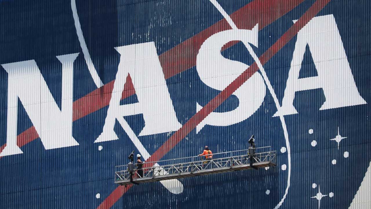 "트럼프 압박에 NASA 고위직 2천여 명 퇴직"