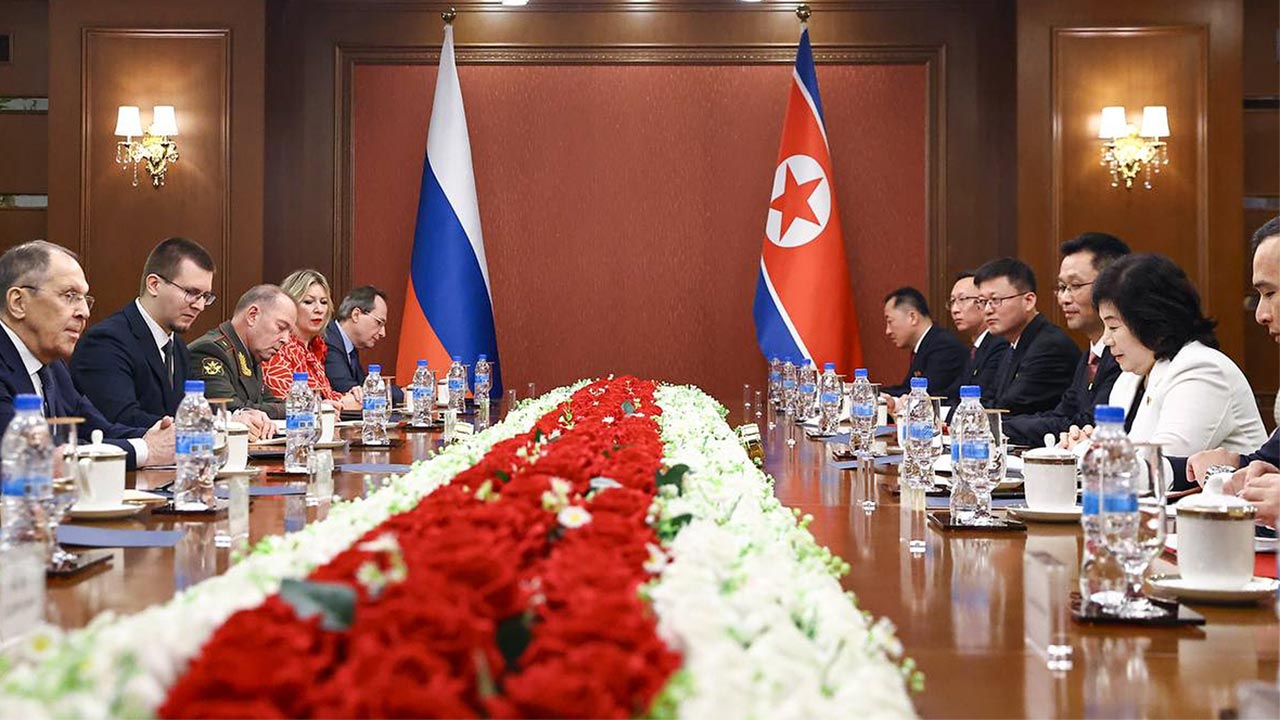 북러, 원산리조트에서 외무장관 회담 "양국 관계는 전투적 형제애"