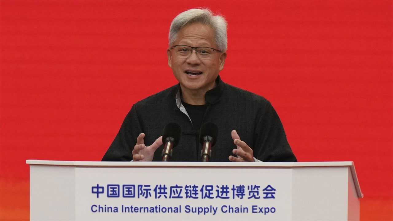 젠슨 황 "중국 시장에 최선 다해‥더 고급의 칩 공급 희망"