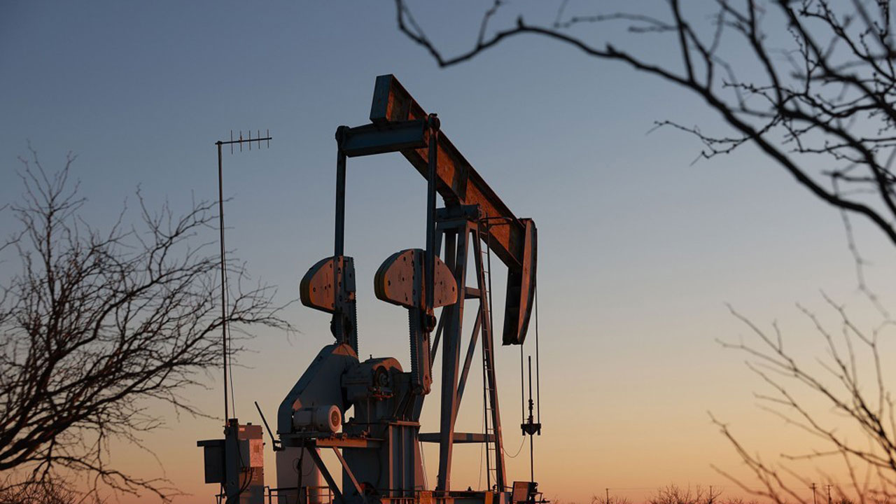 뉴욕 유가 하락 마감‥미 휘발유 재고 증가·무역 갈등 영향