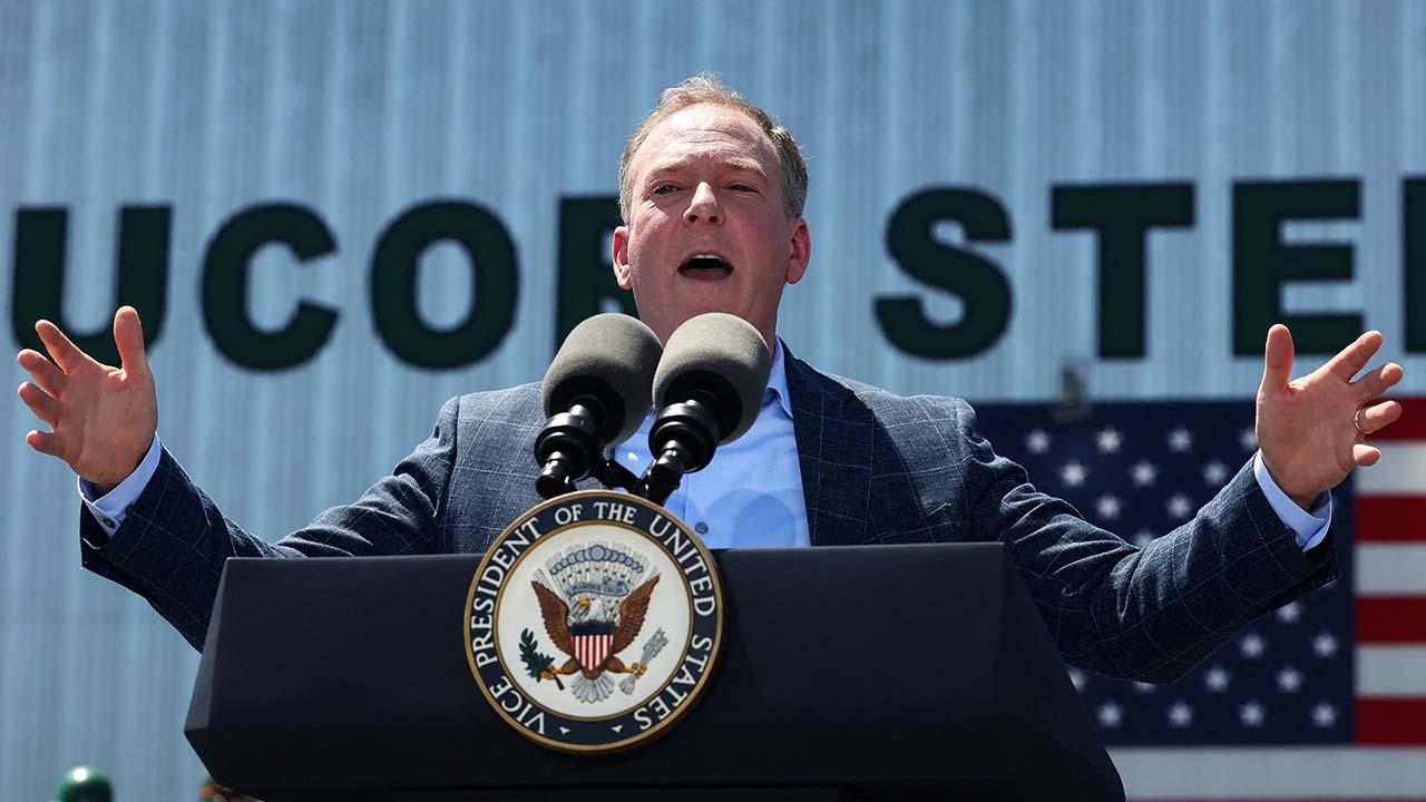 트럼프 행정부, 저소득층 에너지 지원금 70억 달러 전격 폐지