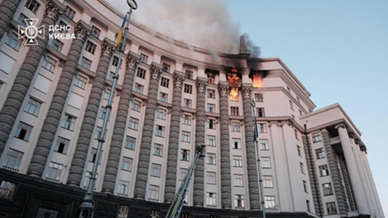 러, 우크라 정부청사 폭격‥"전쟁 발발 이후 처음"