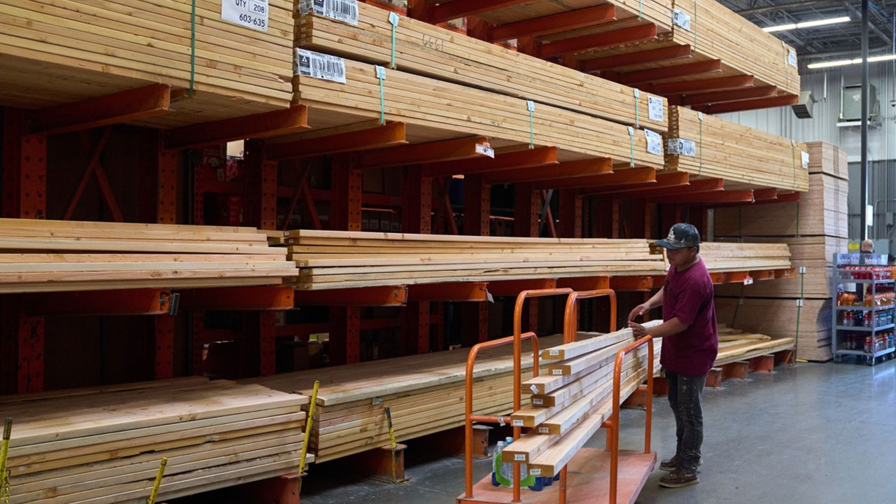 미국, 수입목재 10%·가구 25% 관세 부과 시작