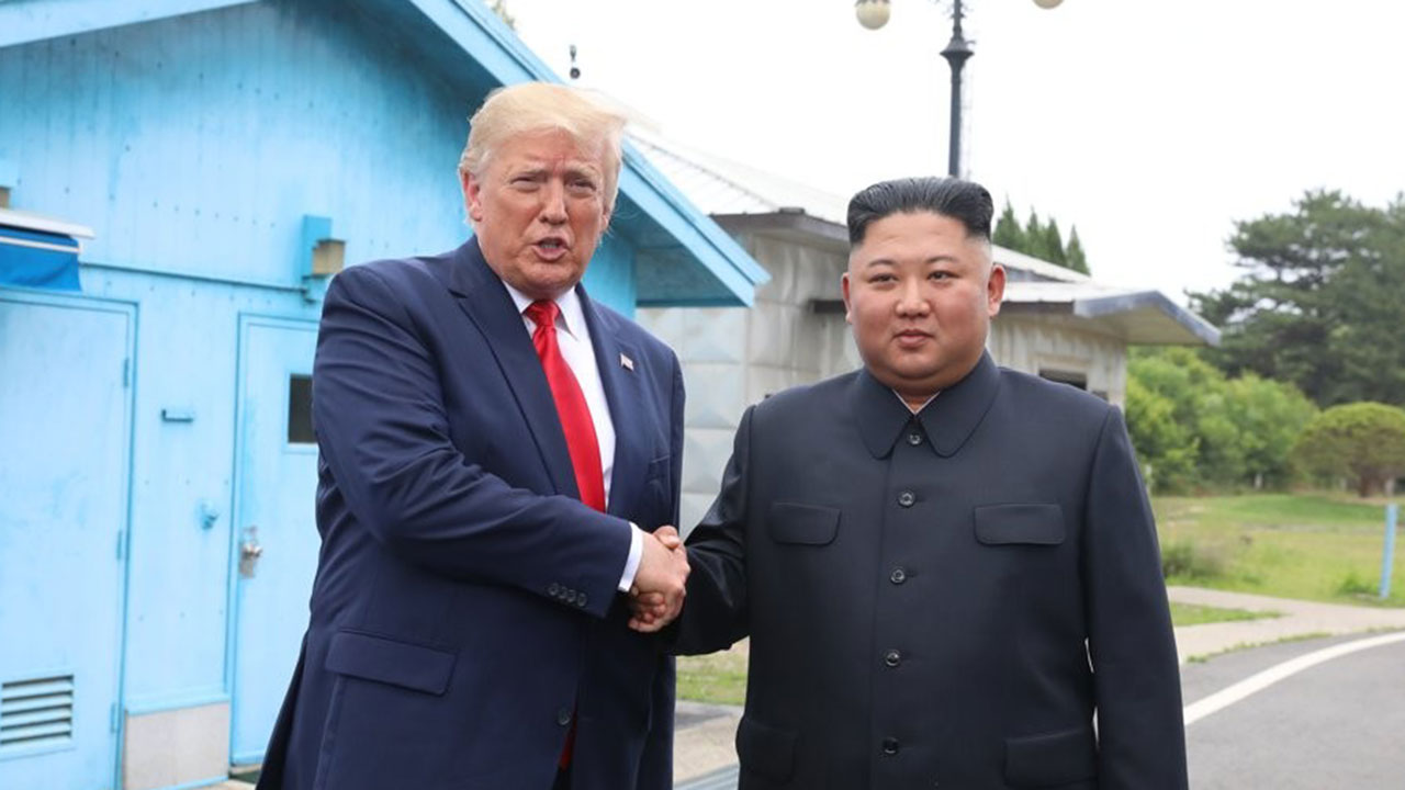 트럼프 "김정은 만난다면 순방 기간 연장 가능하다"