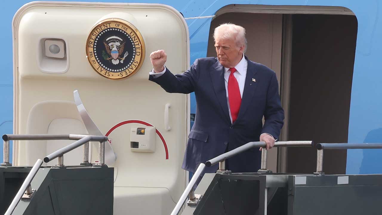 미국 트럼프 대통령, 1박2일 방한 일정 마치고 출국