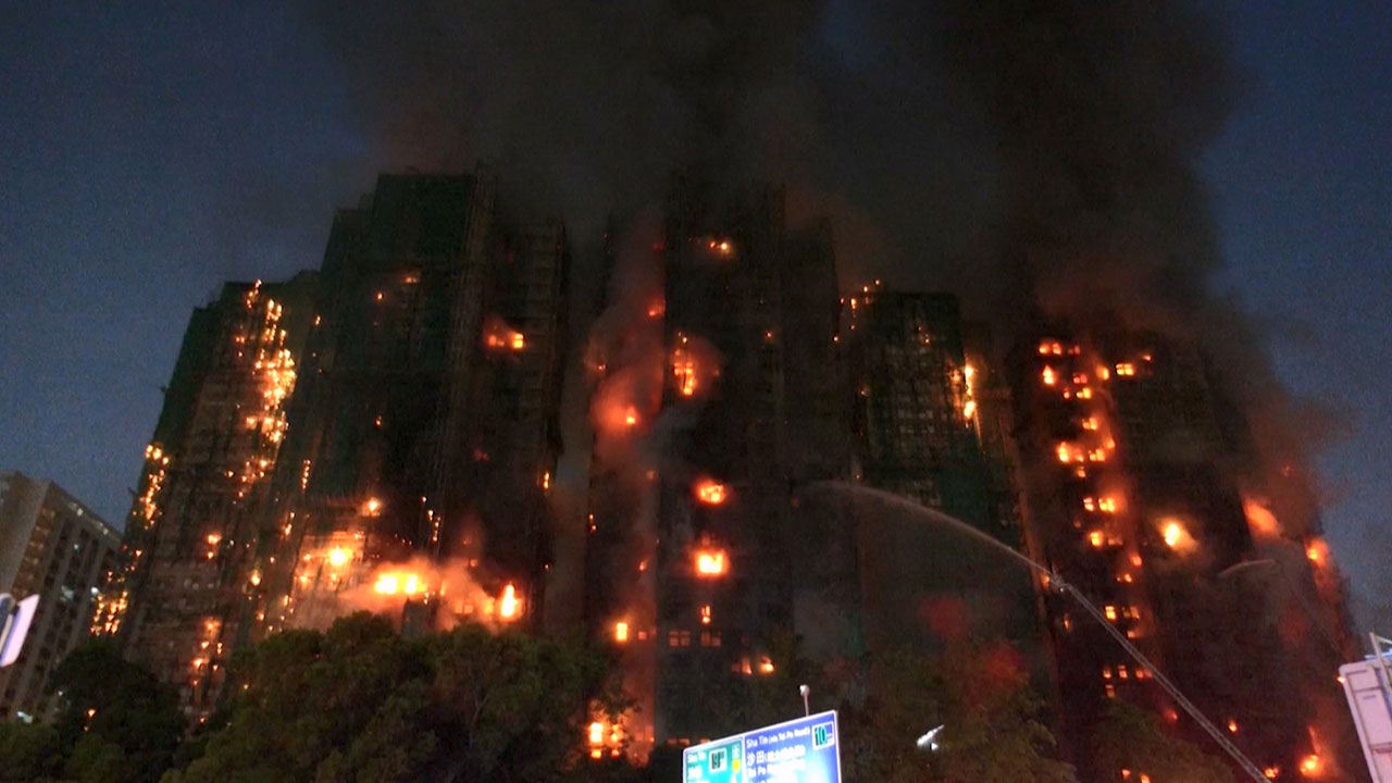 홍콩 아파트 화재로 55명 사망·279명 실종‥77년 만에 최악 참사