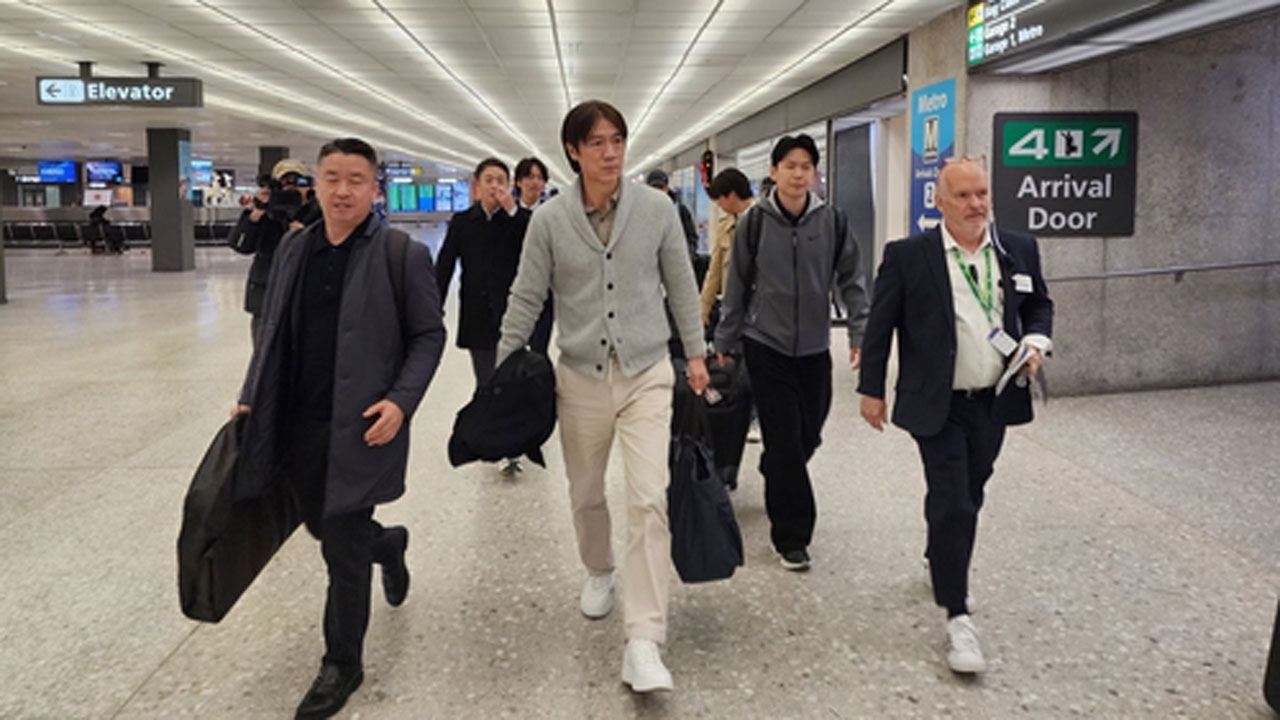 홍명보 감독, 월드컵 조추첨 위해 미 도착‥"최상 시나리오 예측불가"
