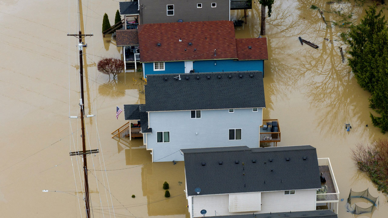 미 워싱턴주 홍수로 수만 명 대피‥"유례없는 상황 직면"