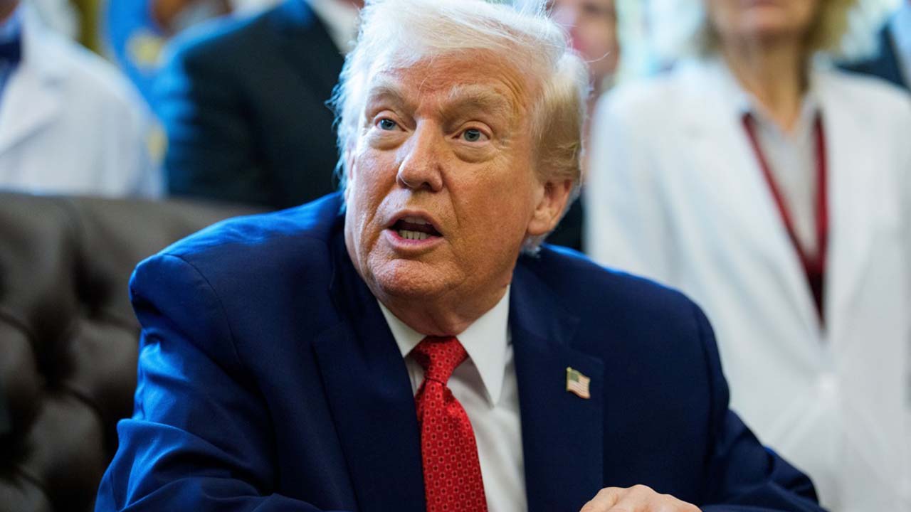 트럼프, 전 정부에서 임명된 대사급 직업외교관 30여 명 소환령