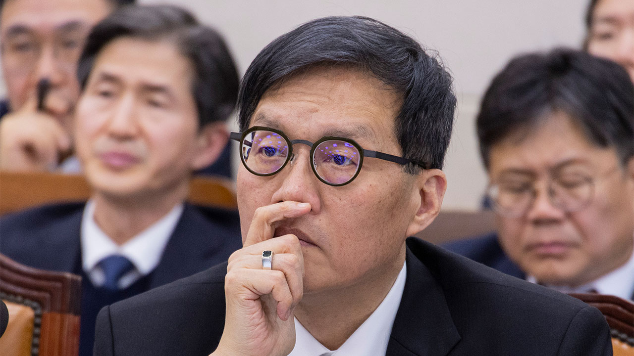 한은 총재 "건설경기 예상보다 나빠‥구조조정으로 정리해야"
