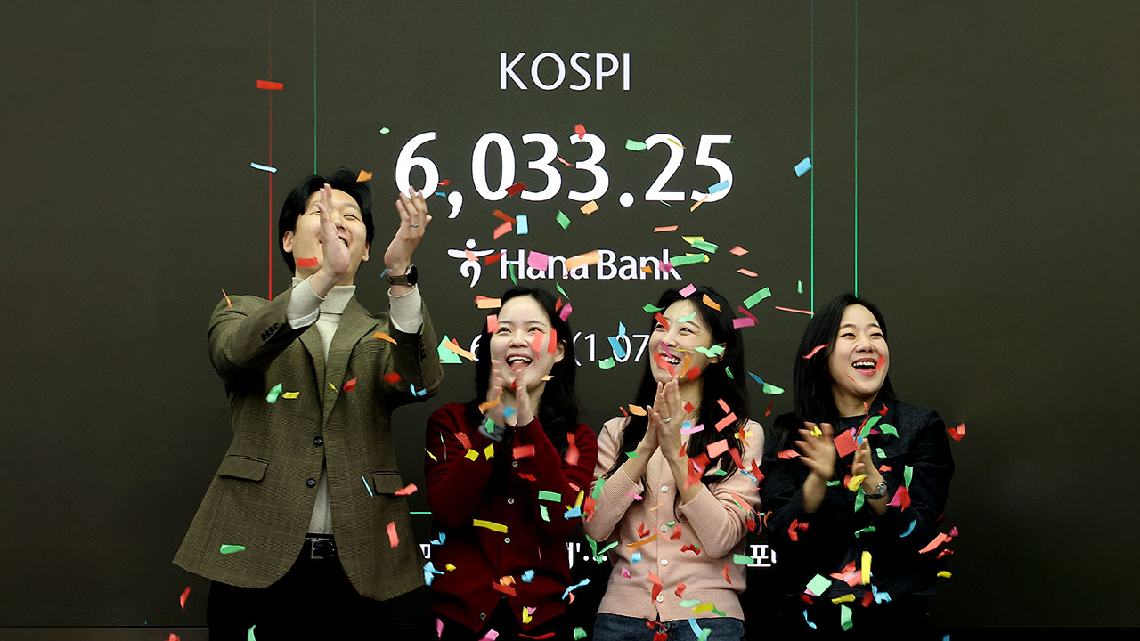 코스피 사상 처음 6,000 돌파하며 새역사