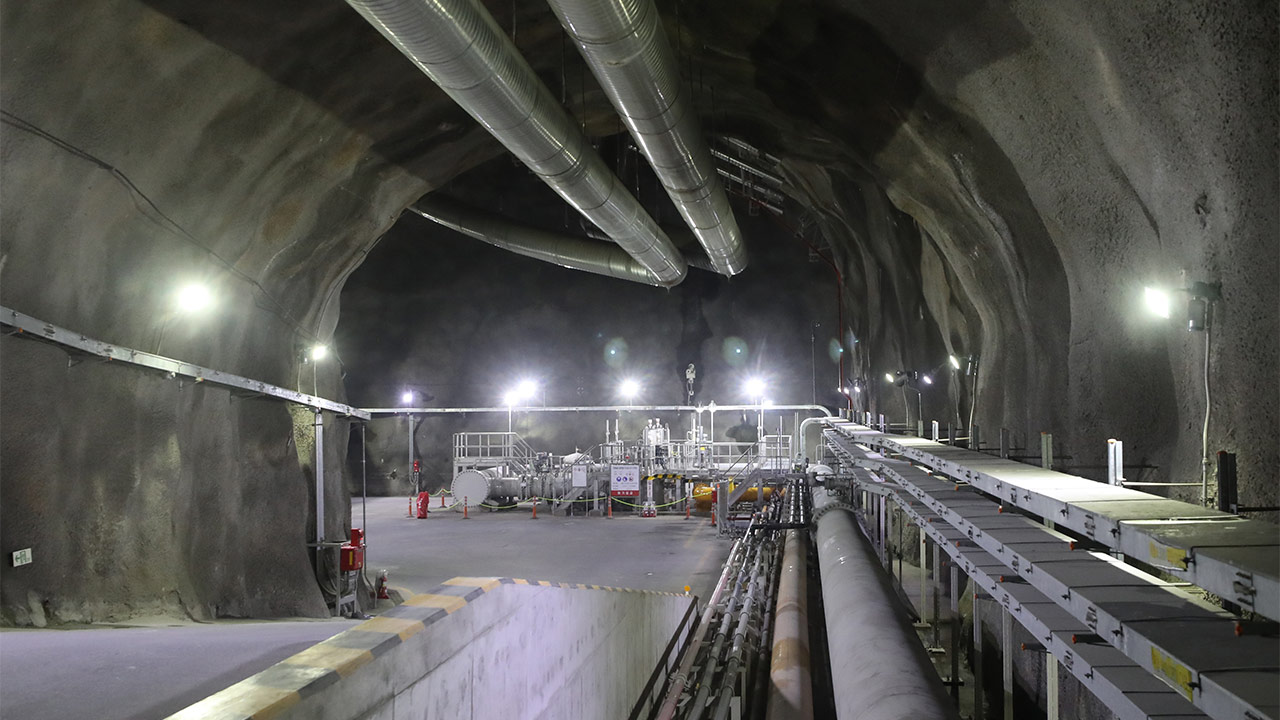 국내 비축 원유 90만 배럴, 해외로 팔려나가‥산업부 감사 착수