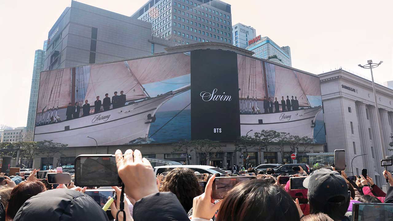 BTS공연에 백화·면세점 '특수'‥"외국인 대거 몰려 K제품 품절"