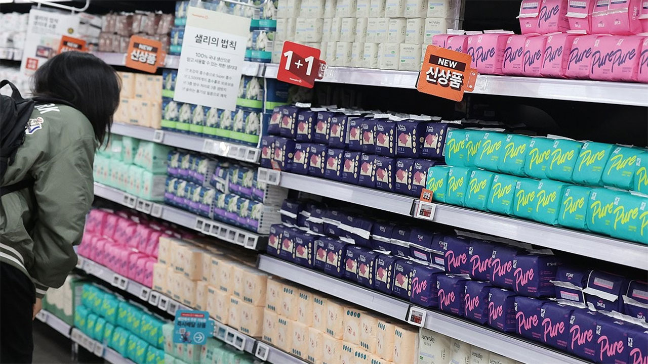 "물티슈생리대 꼼수 가격 인상 안 하겠다"11개 업체 공정위와 협약