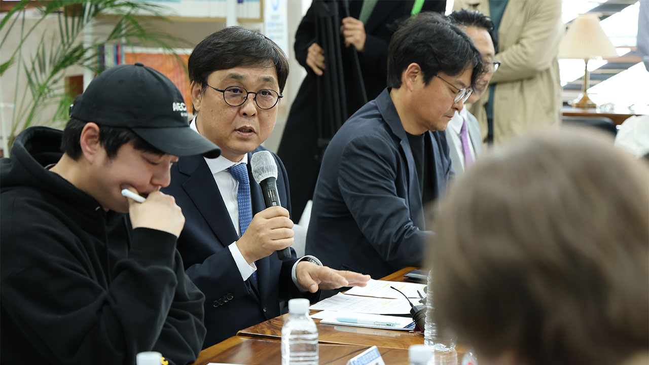 최휘영 장관 "홀드백 영화계 중지 모아야추경으로 제작 지원"