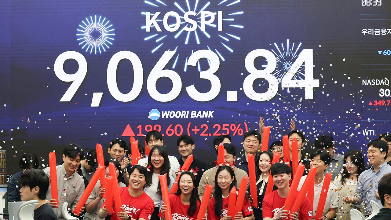 코스피 사상 첫 9천 포인트 달성‥올해 수익률 115% 압도적 세계 1위