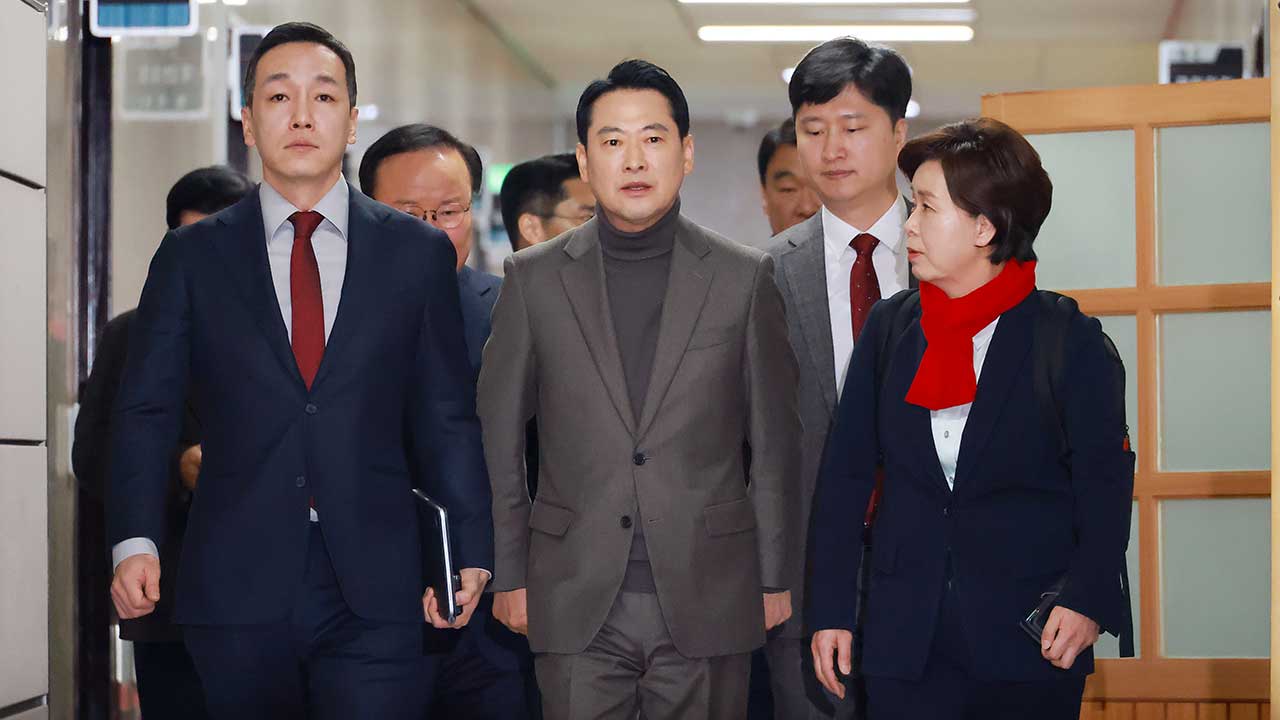 우재준 "장동혁의 계엄 사과, 반드시 필요한 과정"‥김민수 "방패 들었을 뿐"