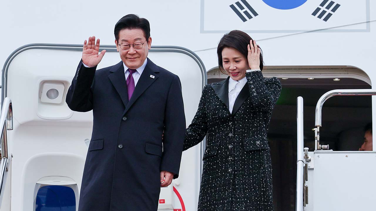 이재명 대통령, 일본 간사이 공항 도착‥오늘 한일 정상회담