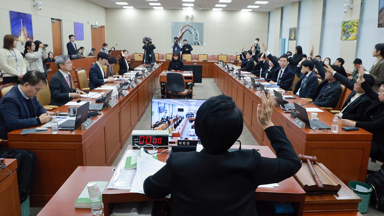 국회 과방위, '국회 위증 혐의' 이진숙·쿠팡 부사장 등 고발 의결