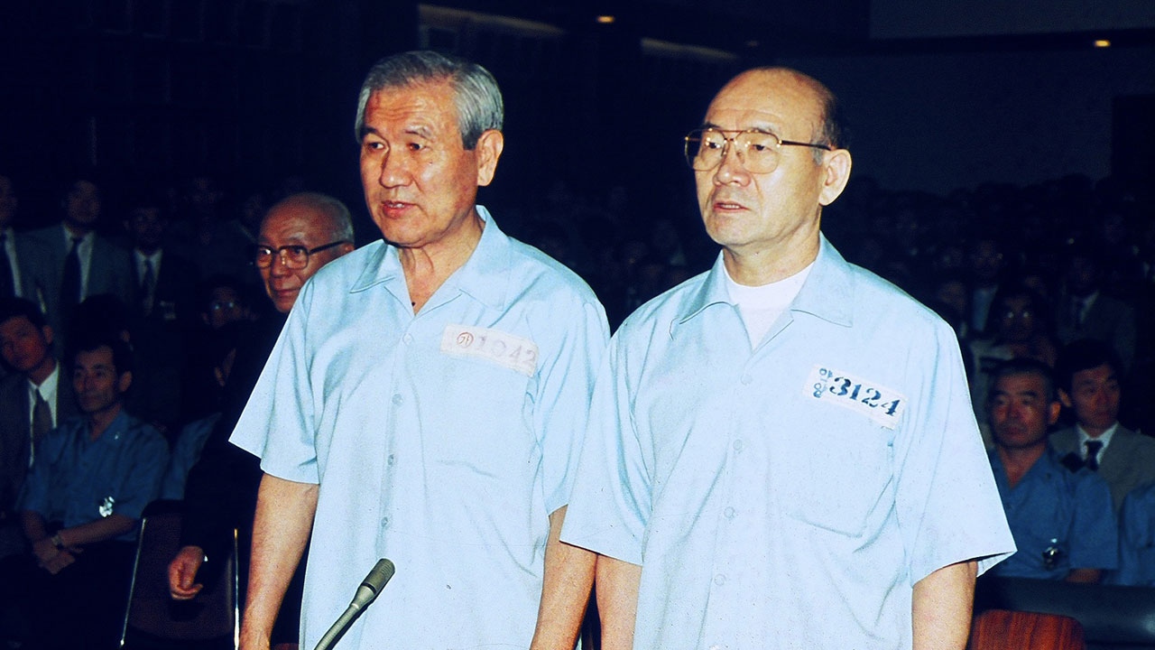 '12·12 군사반란' 전두환·노태우 사진 모든 군부대서 퇴출