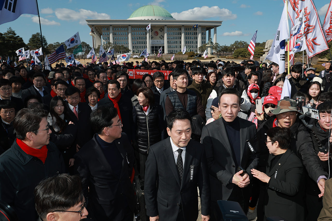 국힘, '사법 3법' 규탄 도보투쟁‥집회신고 안 해 '침묵행진'