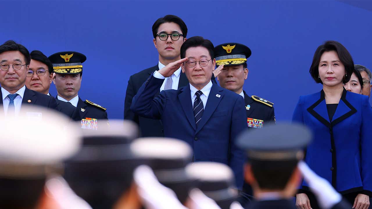 이 대통령 "국민 위해서만 헌신하는 '모두의 경찰' 돼 달라"