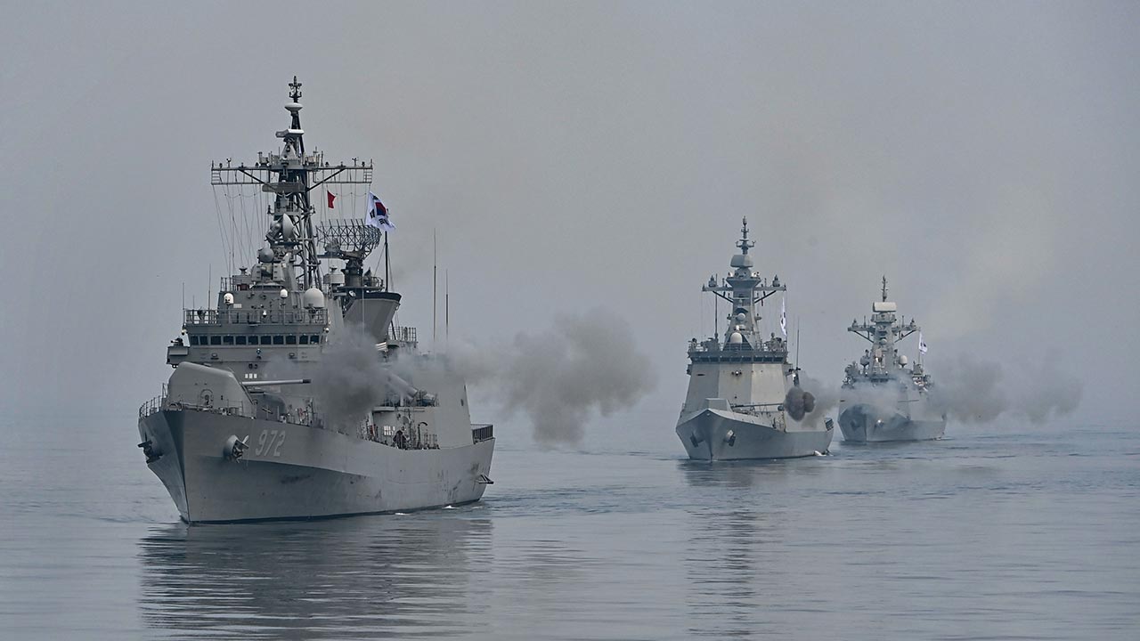 해군, 동해·서해서 고강도 해상기동훈련‥서해수호의날 계기