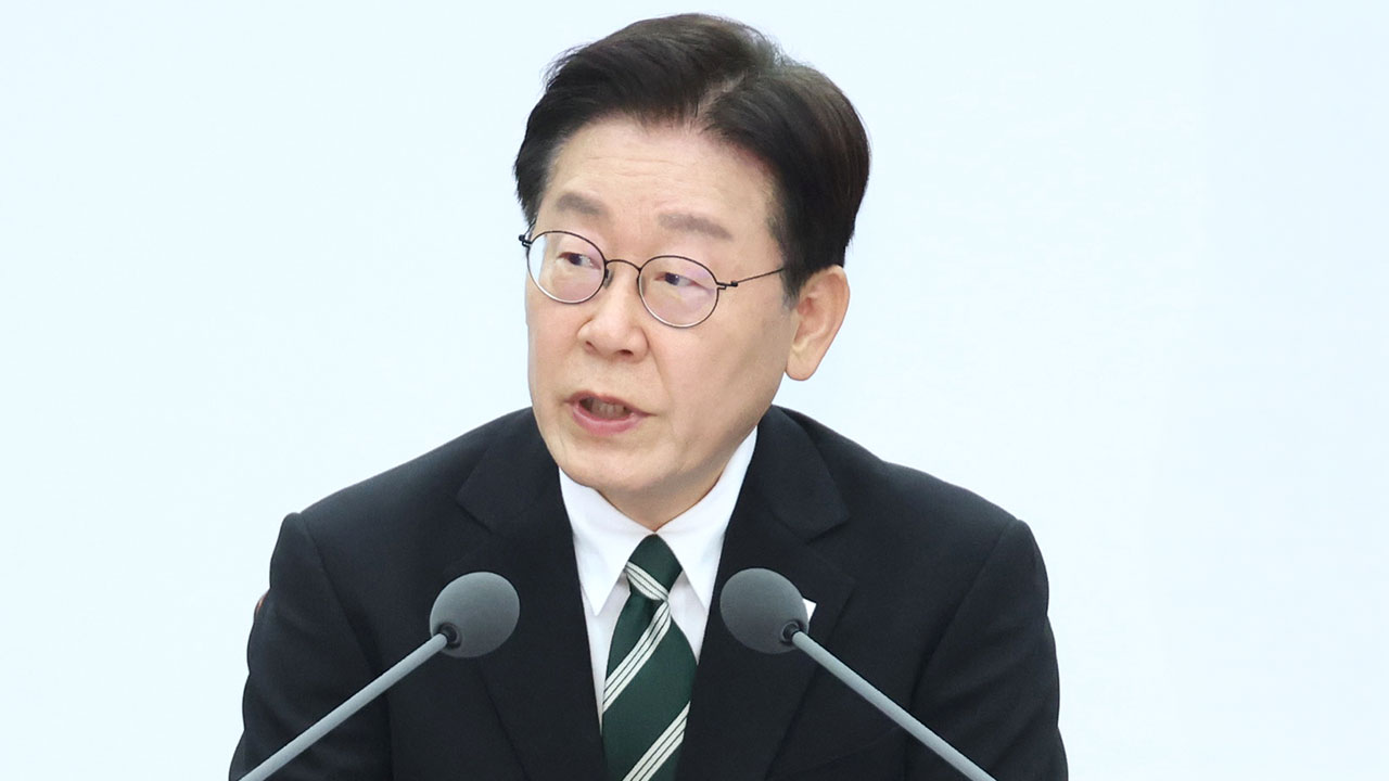 이 대통령 "다주택자 공직자에게 집 팔라 말아라 하지 않아"