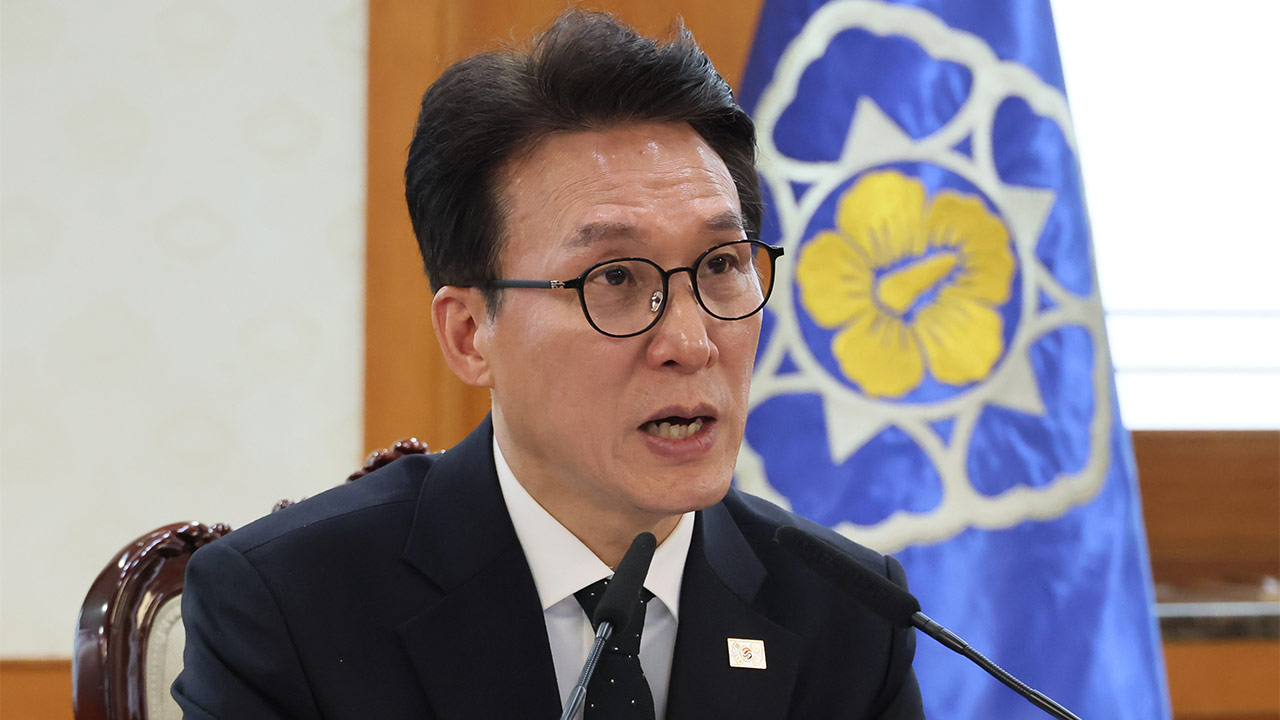 김민석 총리 "마스크·요소수 기억 생생‥생필품 수급 차질 선제대처"