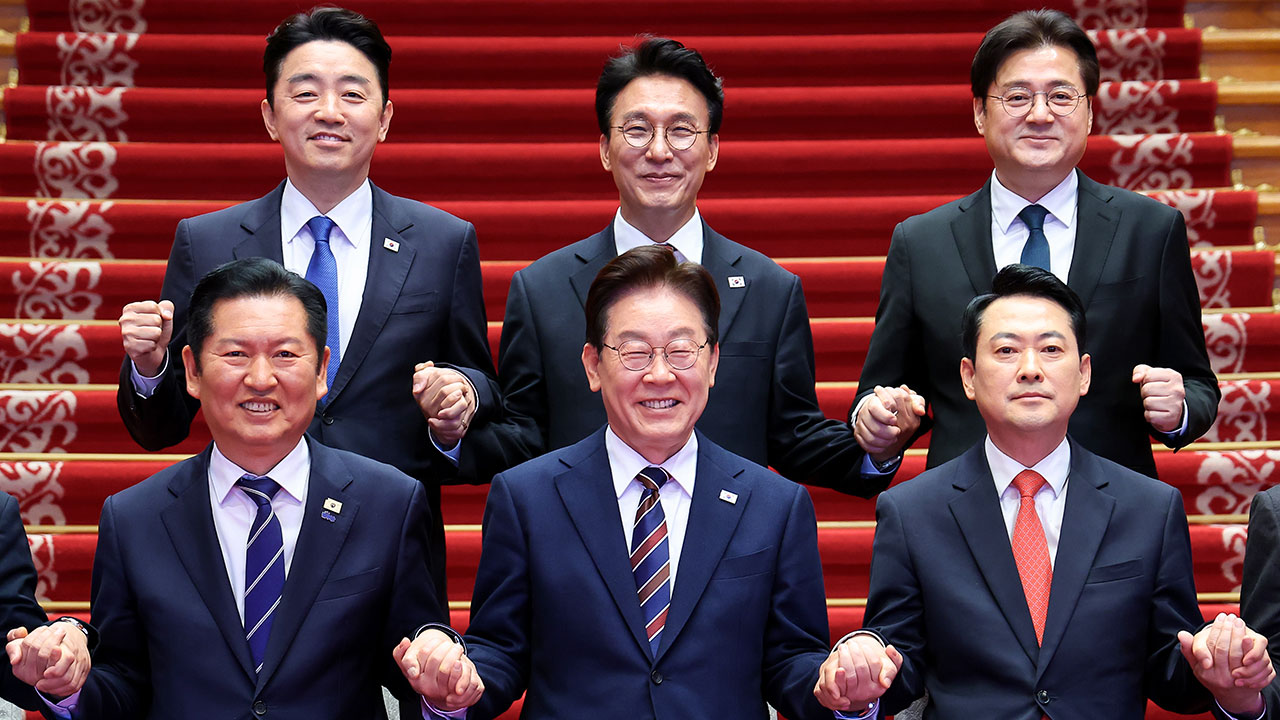 7개월 만에 만난 여야정 '추경' 신경전‥이 대통령 "위기 땐 단합 중요"