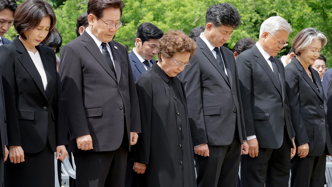 이 대통령 "기득권 반발 두려워하지 않고 개혁 강고히 추진"
