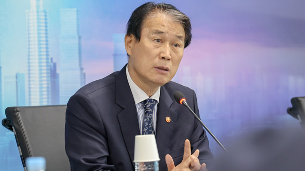 보훈장관 "'탱크데이' 제재 뒤따라야"‥스벅코리아 장학사업 재검토