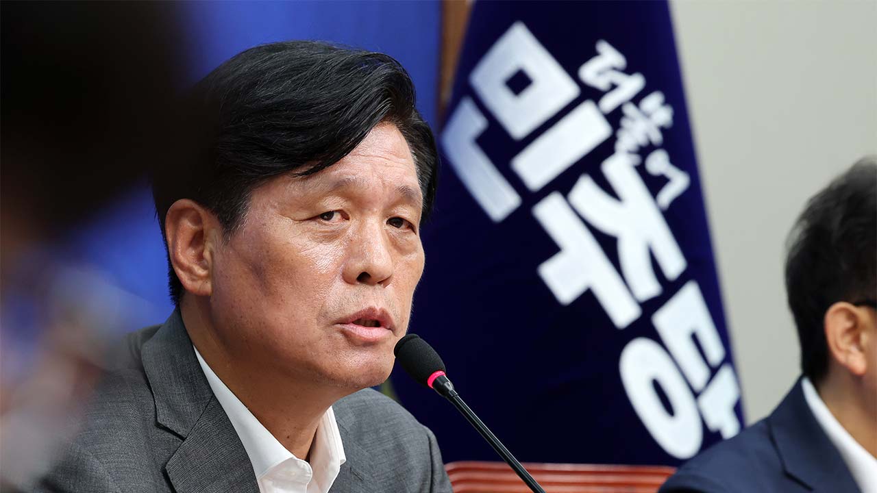 민주당 "3인방 감옥 대통령, 내란 정당 지원‥국민 앞 정도 지켜라"