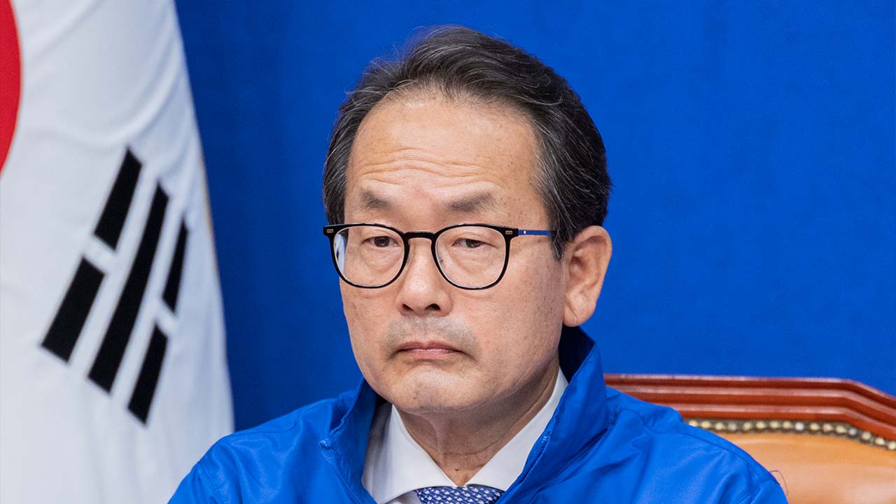 민주당 "3인방 감옥 대통령, 내란 정당 지원‥국민 앞 정도 지켜라"