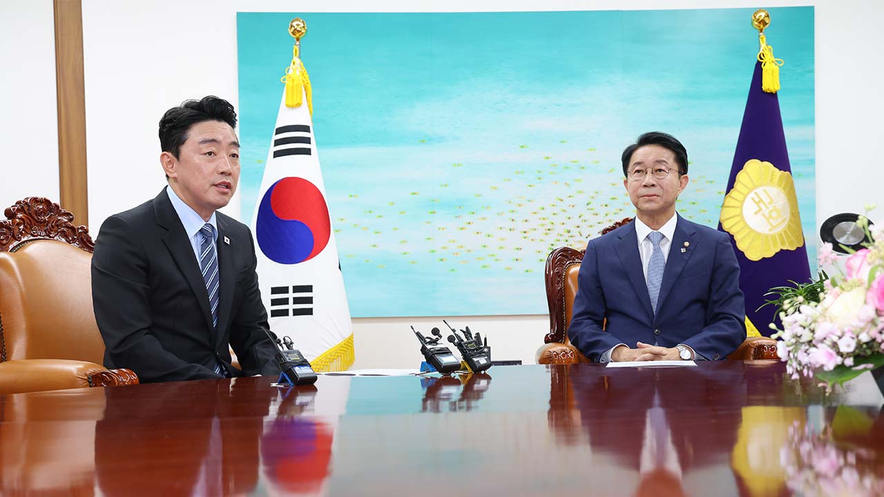 조정식 의장, 강훈식 만나 "선관위 사태, 국회서 철저 대응할 것"
