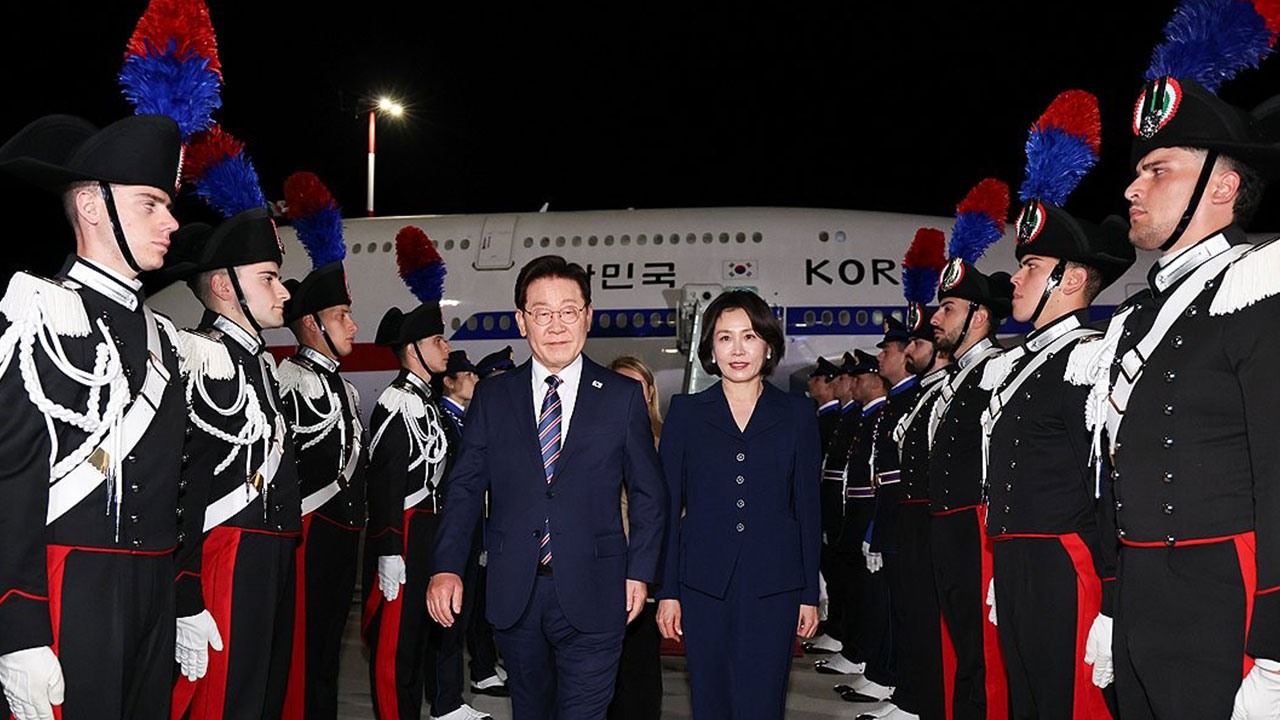 이 대통령, '국빈 방문' 이탈리아 도착‥전투기 호위비행