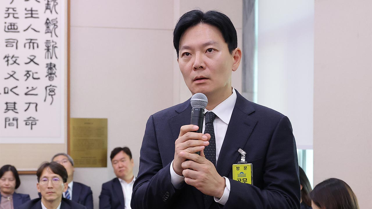 서울고검 TF, '연어·술 파티 회유 의혹' 박상용 검사 3차 소환