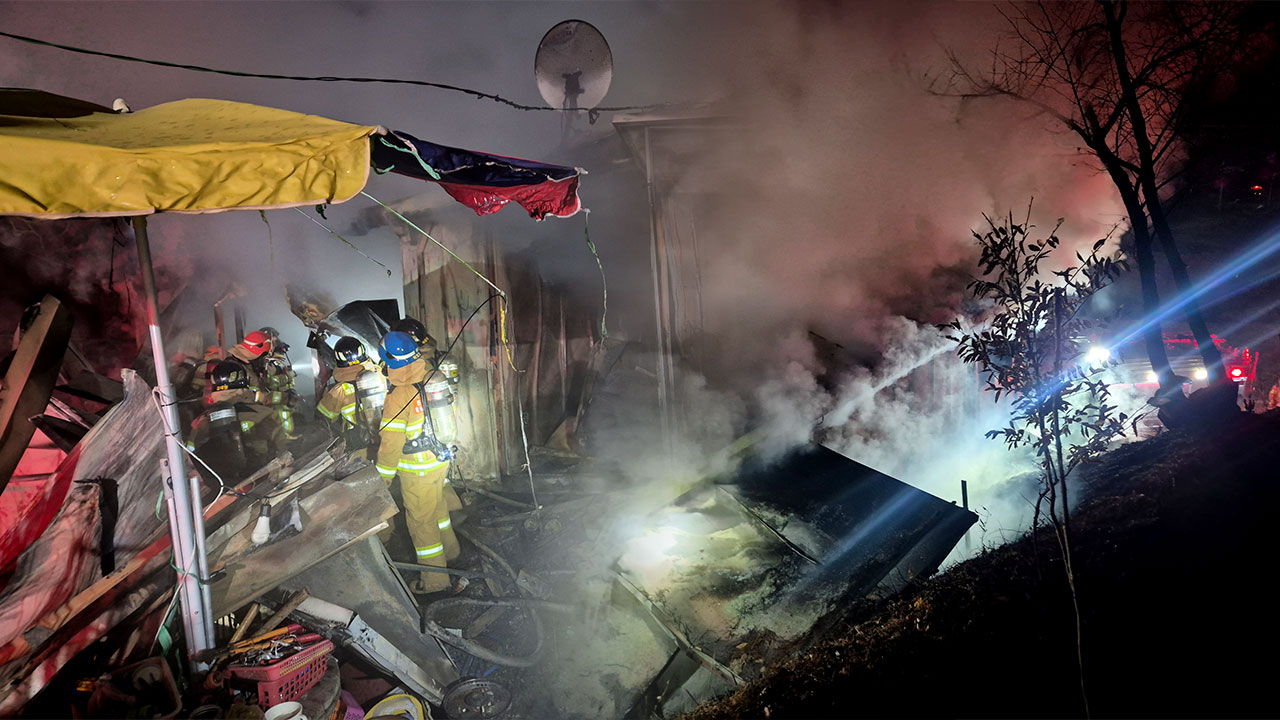 전북 임실 컨테이너에서 불‥70대 거주자 화상
